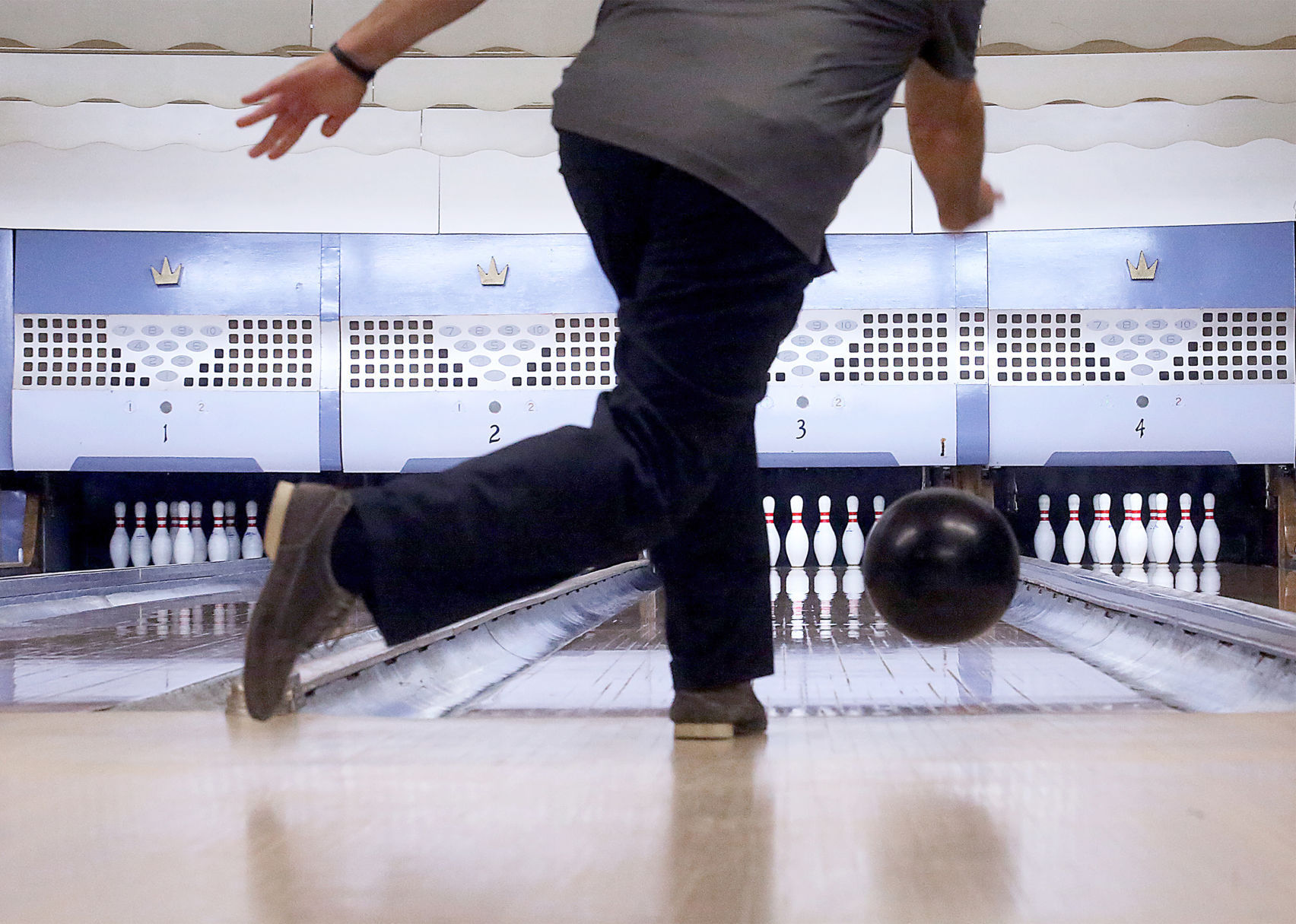 Vintage Bowling Tour-Iron Ridge